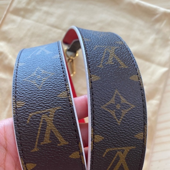 Lv bandoluier XL monogram strap - Picture 4 of 13